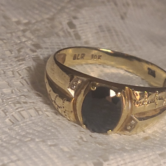 Black Onyx accented Diamonds 10kt gold - Picture 6 of 12